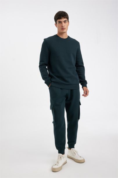 Штаны стандартного кроя с карманами