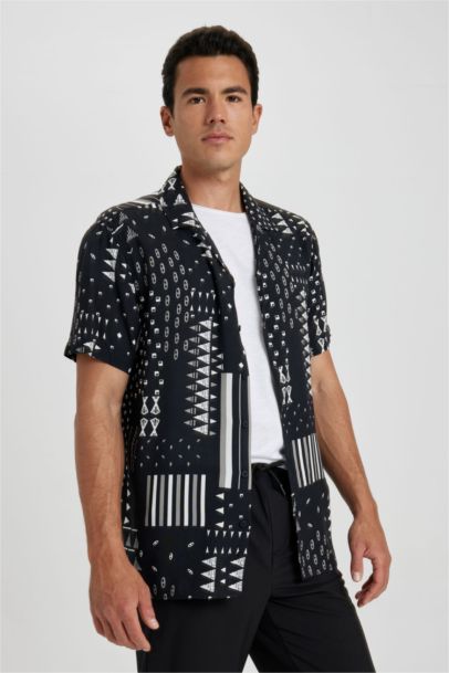 Regular Fit Resort Collar Printed Viscose Short Sleeve Shirt