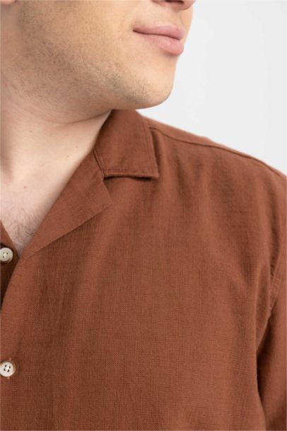 Modern Fit Cropped Collar Short Sleeve Shirt