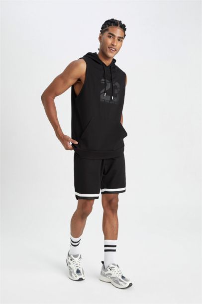 شورت بقصة عادية بجيب مزدوج