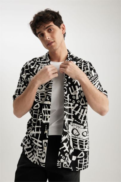 Relax Fit Snap Collar Patterned Short Sleeve Shirt