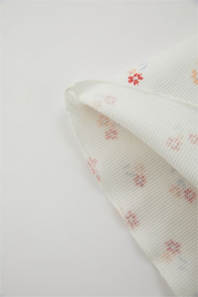 تيشيرت بنقشة الزهور بناتي قصة عادية