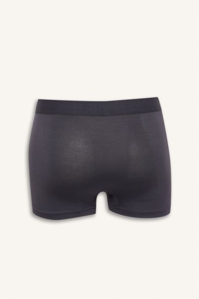 بوكسر بريميوم قصة عادية