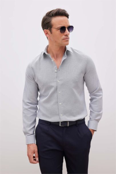 Рубашка приталенного кроя с длинным рукавом