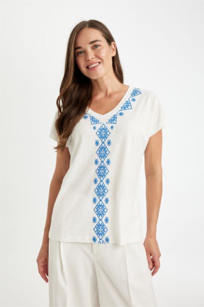 تيشيرت نص كم برقبة V