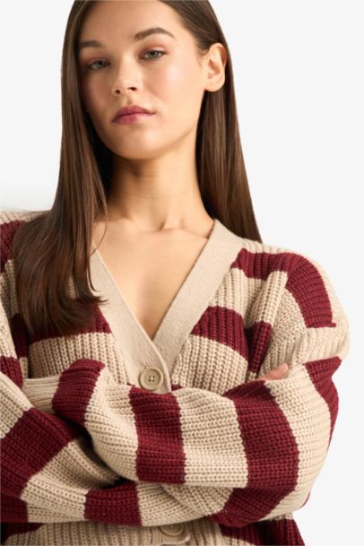Cardigan en tricot rayé à col V et boutons Coupe régulière