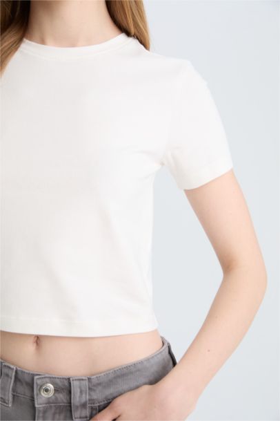 تيشيرت نص ردن سليم فيت مخصر