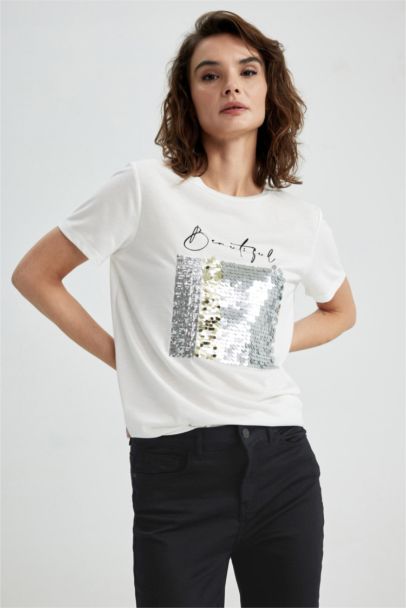 تيشيرت قطن قصة عادية برقبة مستديرة