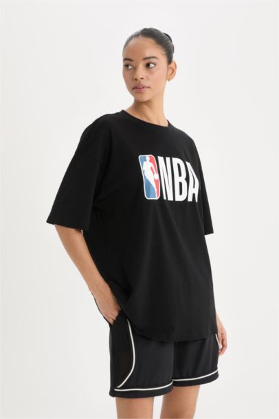 Boxy Fit футболка с коротким рукавом и круглым вырезом с логотипом NBA от DeFactoFit