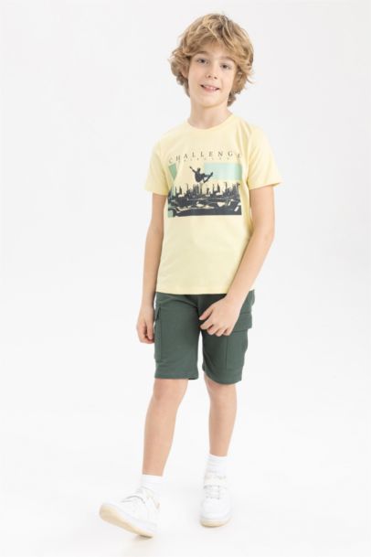 T-Shirt À Manches Courtes İmprimé À Col Rond Et Coupe Standard Pour Garçon