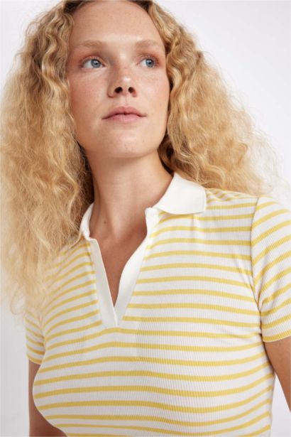 T-Shirt à Manches Courtes Coupe Slim à Col Polo