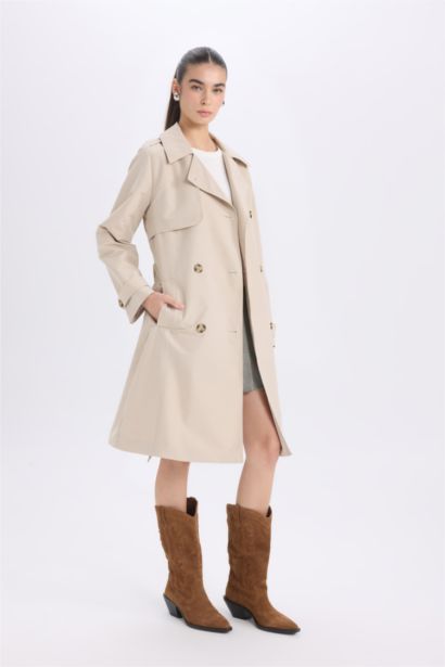 Водоотталкивающий тренчког с поясом и карманами