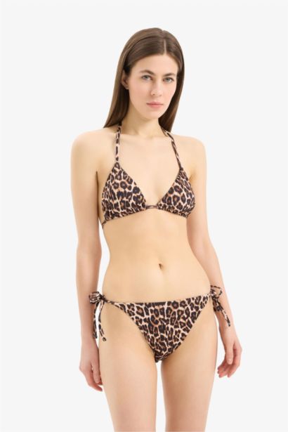 كلوت بكيني بطبعة حيوانات قصة عادية من Fall in Love