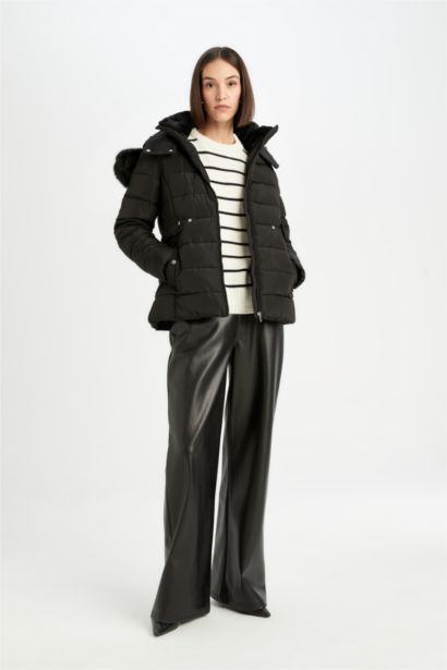 قمصلة نفخ قصة عادية بغطاء للرأس مقاوم للماء