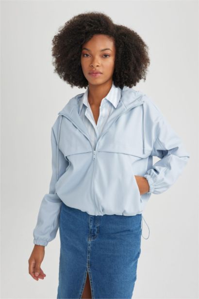 Su Geçirmez Hafif Yağmurluk Kapüşonlu Fermuarlı Cepli Etek Ucu Ayarlanabilir Lastikli Mevsimlik