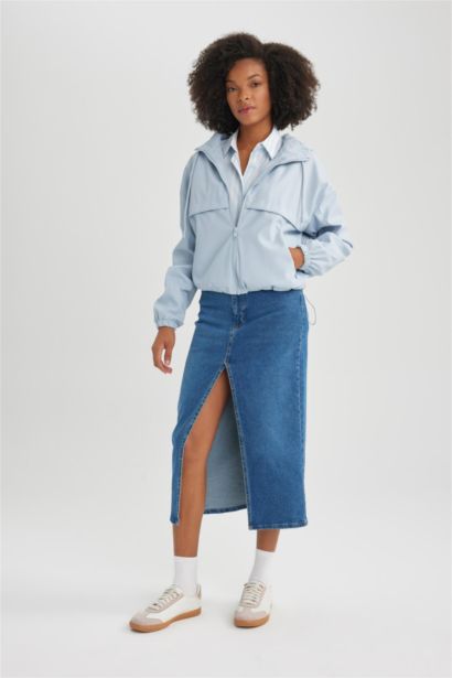 Su Geçirmez Hafif Yağmurluk Kapüşonlu Fermuarlı Cepli Etek Ucu Ayarlanabilir Lastikli Mevsimlik