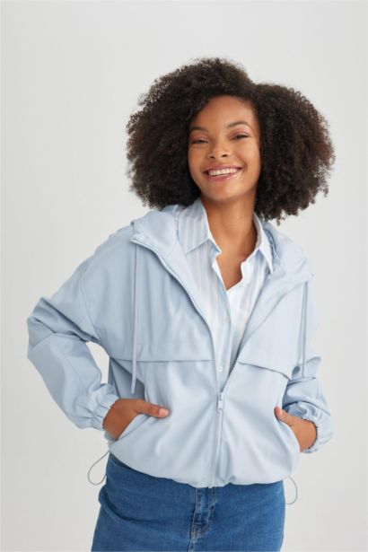 Su Geçirmez Hafif Yağmurluk Kapüşonlu Fermuarlı Cepli Etek Ucu Ayarlanabilir Lastikli Mevsimlik