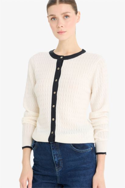 Fitted Crew Neck Buttoned Basic Knit Cardigan