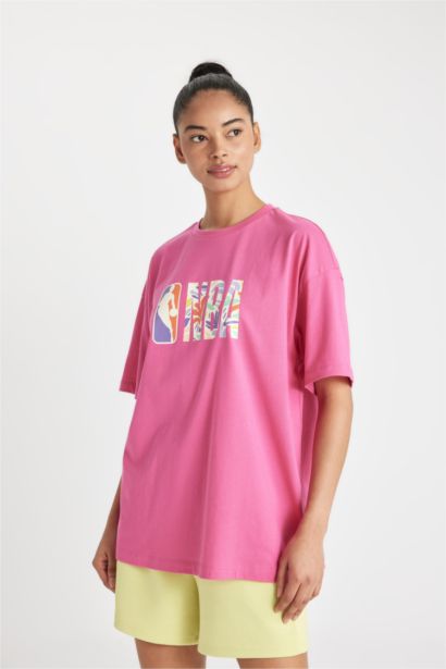 NBA Wordmark Oversize Geniş Kalıp Bisiklet Yaka Kısa Kollu Tişört