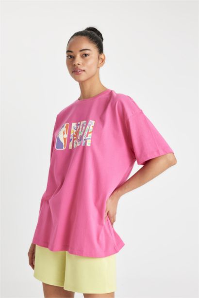 NBA Wordmark Oversize Geniş Kalıp Bisiklet Yaka Kısa Kollu Tişört