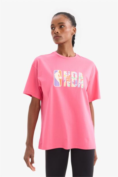 NBA Wordmark Oversize Geniş Kalıp Bisiklet Yaka Kısa Kollu Tişört