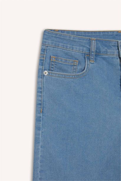 Normal Waist Folded Leg Denim Bermuda Shorts