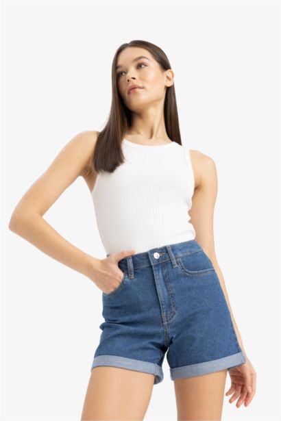 شورت جينز بخصر عالي وحافة مطوية