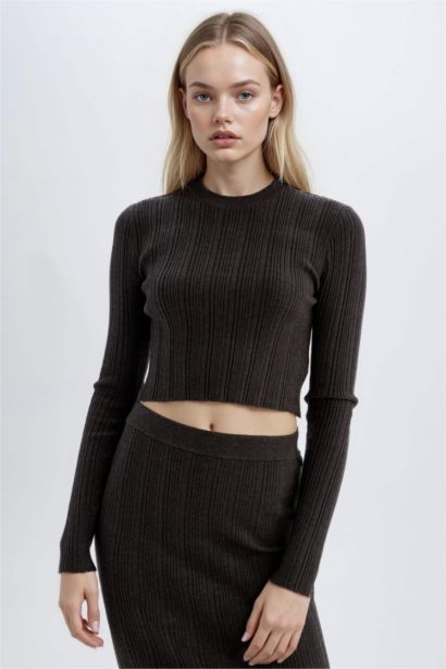 Slim Fit Crew Neck Knitted Pullover