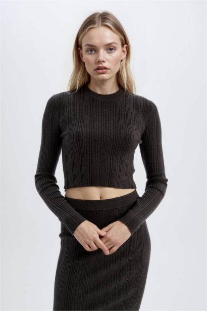 Slim Fit Crew Neck Knitted Pullover