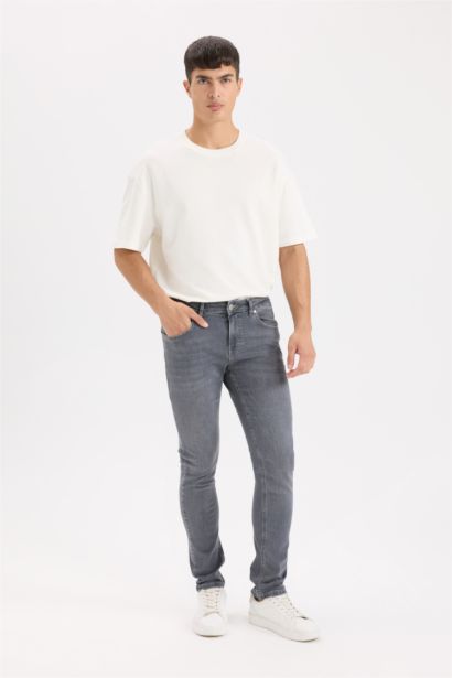 بنطلون جينز كارلو سكيني فيت بخصر عادي