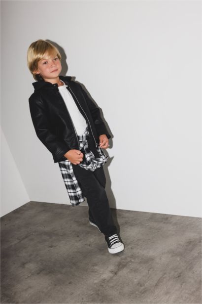 جاكيت بيبي ولادي جلد صناعي ببطانة