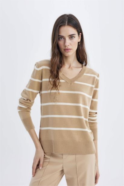 Relax Fit V Yaka Yumuşak Dokulu Çizgili Triko Kazak