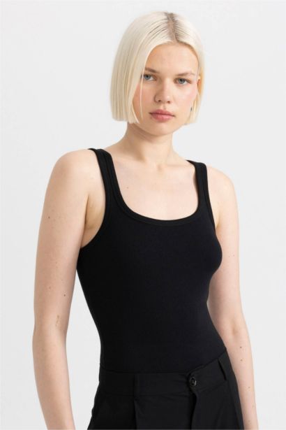 Slim Fit Camisole Round Collar Tank Top