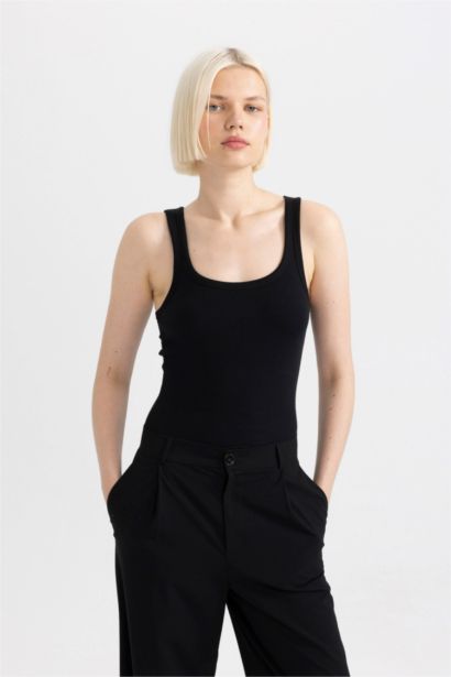Slim Fit Camisole Round Collar Tank Top