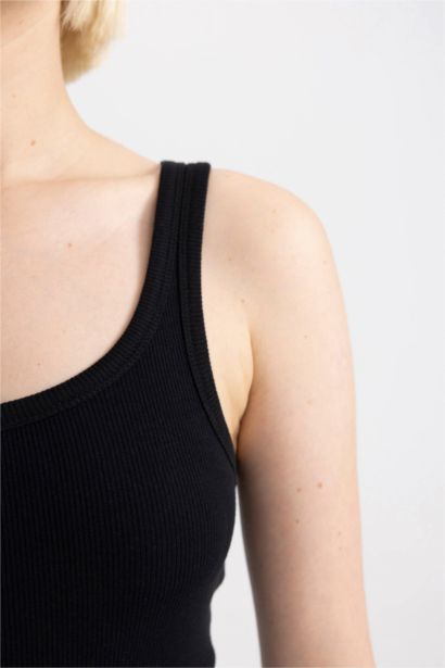 Slim Fit Camisole Round Collar Tank Top