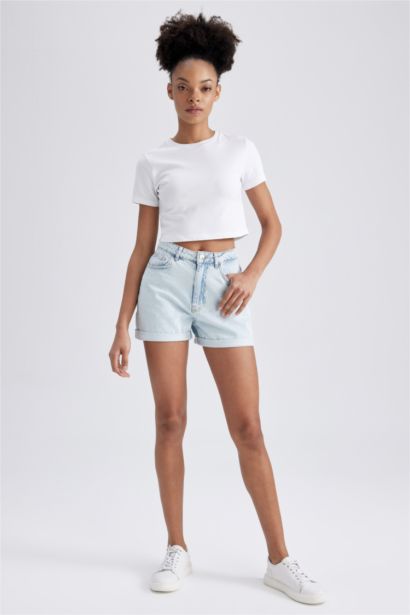 شورت جينز موم فيت بخصر عالي