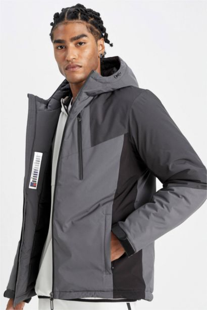 Termometreli Su İtici Rüzgar Geçirmez Slim Fit Dar Kesim Kapüşonlu Fermuarlı Mont