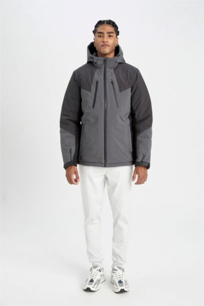 Termometreli Su İtici Rüzgar Geçirmez Slim Fit Dar Kesim Kapüşonlu Fermuarlı Mont