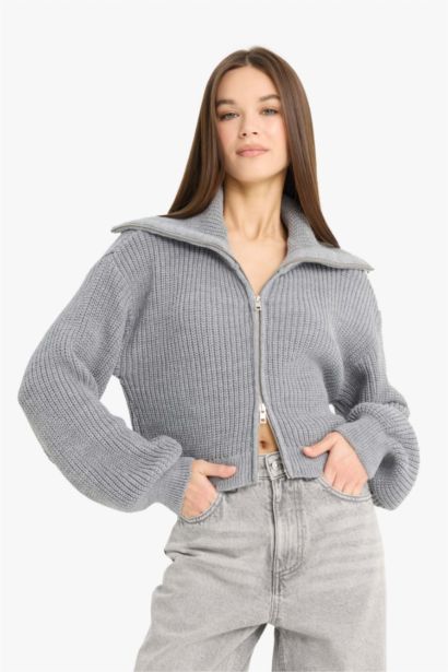 جاكيت تريكو سليم فيت بياخة بولو