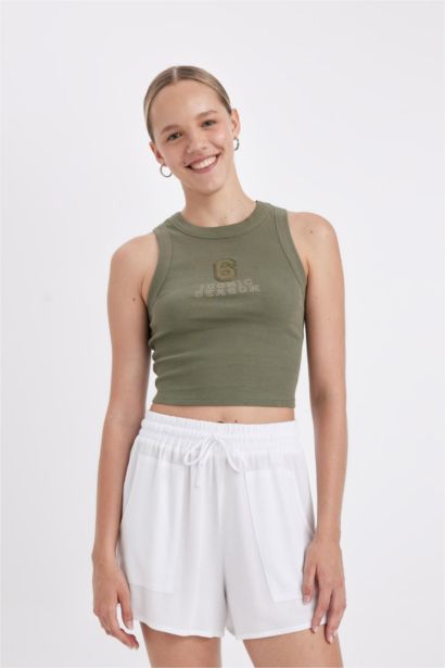 Regular Fit Regular Waist Straight Leg Crinkle Shorts