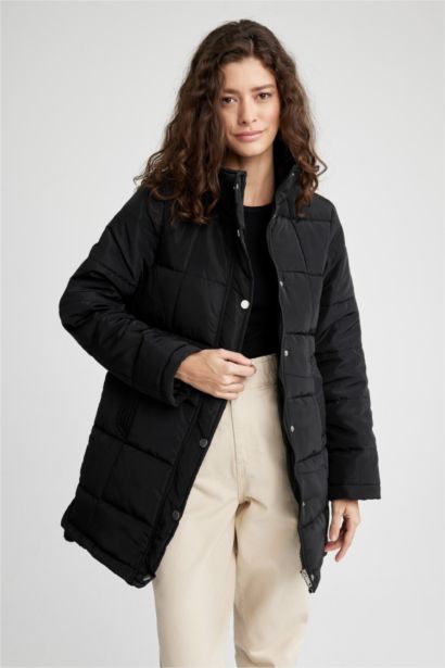 Парка стандартного крою для жінок