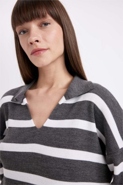 بلوفر تريكو مخطط قصة مريحة بياقة بولو