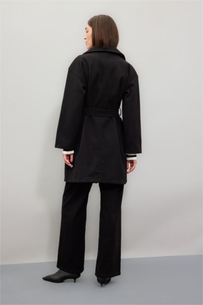 Плюшевое пальто оверсайз свободного кроя