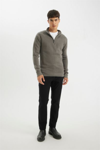 Standart Fit Normal Kesim Dik Yaka Yarım Fermuarlı Basic Düz Triko Kazak