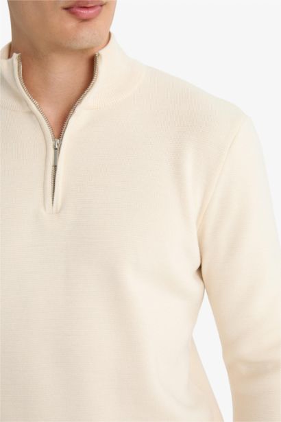 بلوفر تريكو قصة عادية