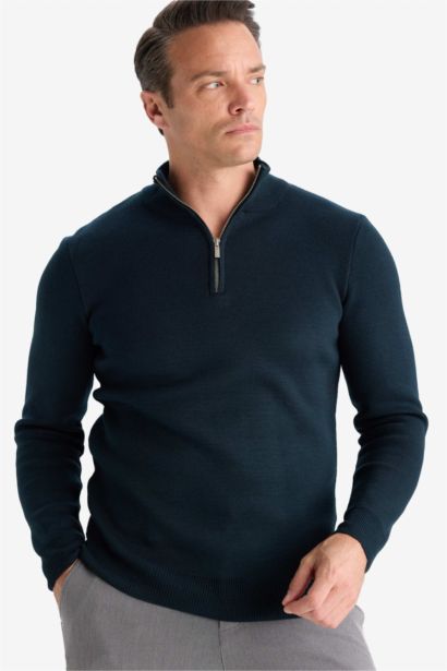 Standard Fit Half Zippered Basic Knit Pullover