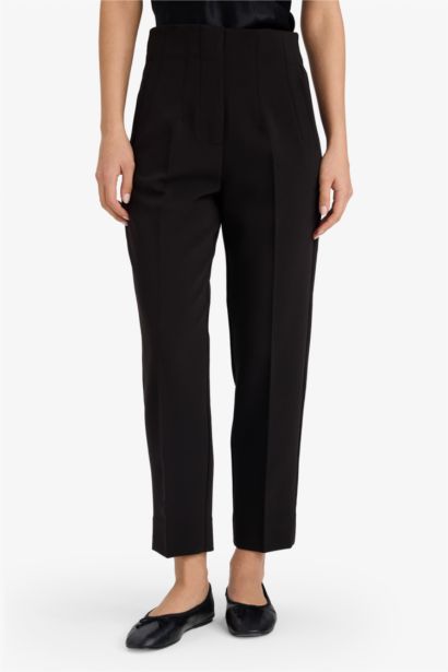 سروال سليم فيت بخصر عالي وجيوب