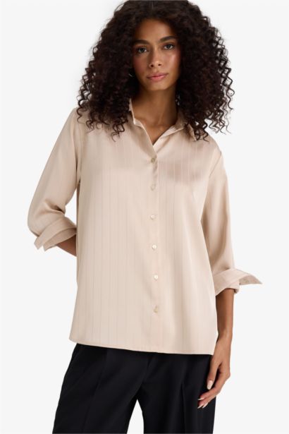 Chemise en satin à manches longues Coupe régulière