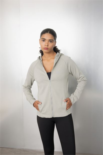 سويت شيرت بسوستة رياضي قماش سكوبا قصة عادية من DeFactoFit