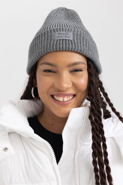 قبعة بيريه نسائي